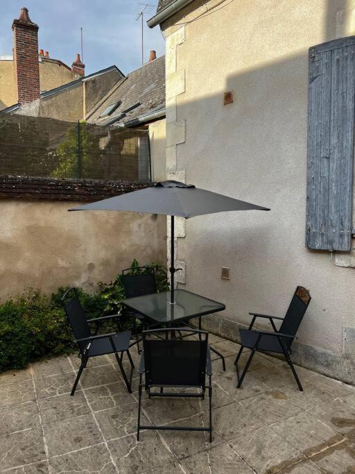 Appartement T2 Avec Terrasse Proche Cathedrale Bourges Exteriör bild
